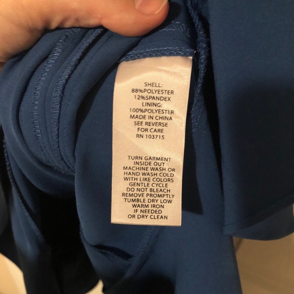 Sleeveless ruffle dress - Picture 3 of 4